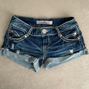 ❤️ 5 for $25!!! Almost Famous distressed denim shorts size 26